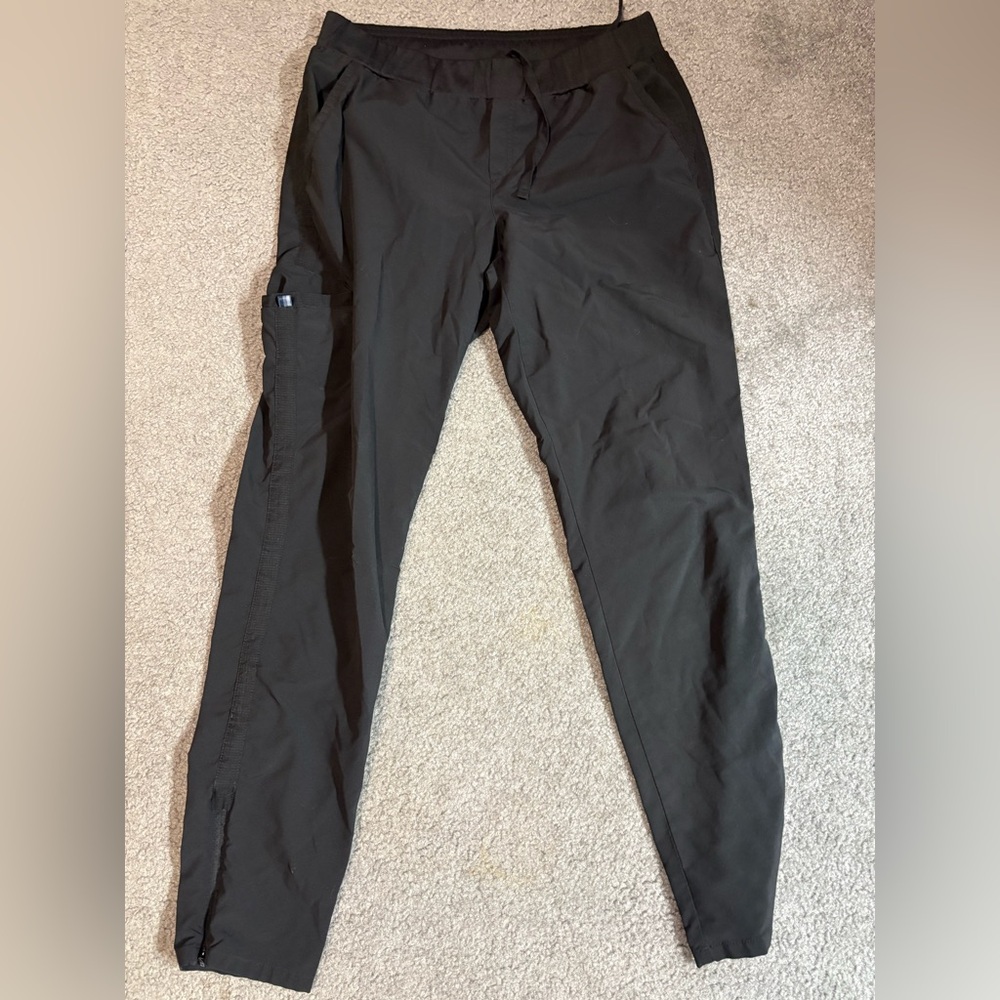 Black wellness scrubs, S